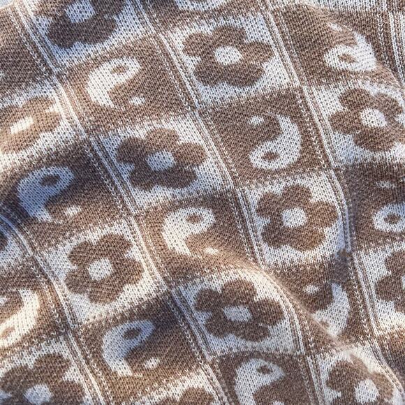 American Eagle Tan & Cream Checkered Ying Yang Cropped Cardigan Sweater - Picture 4 of 6